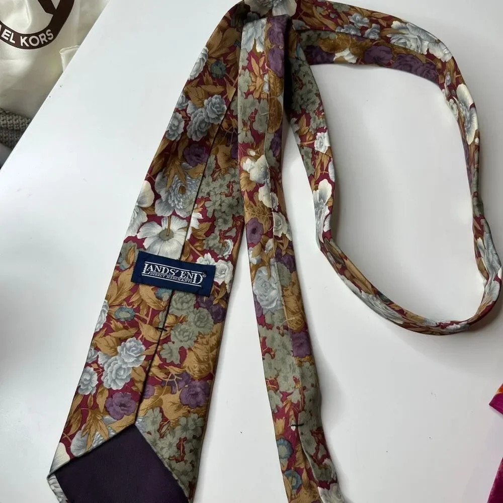 Land’s end silk vintage floral tie